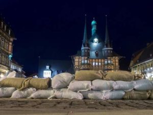 Marktplatz Wernigerode 27.7.17 Überflutungsgefahr durch Holtemme